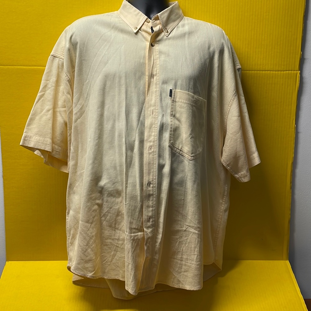 Mountain Express yellow short sleeve button down shirt. Mens size XL